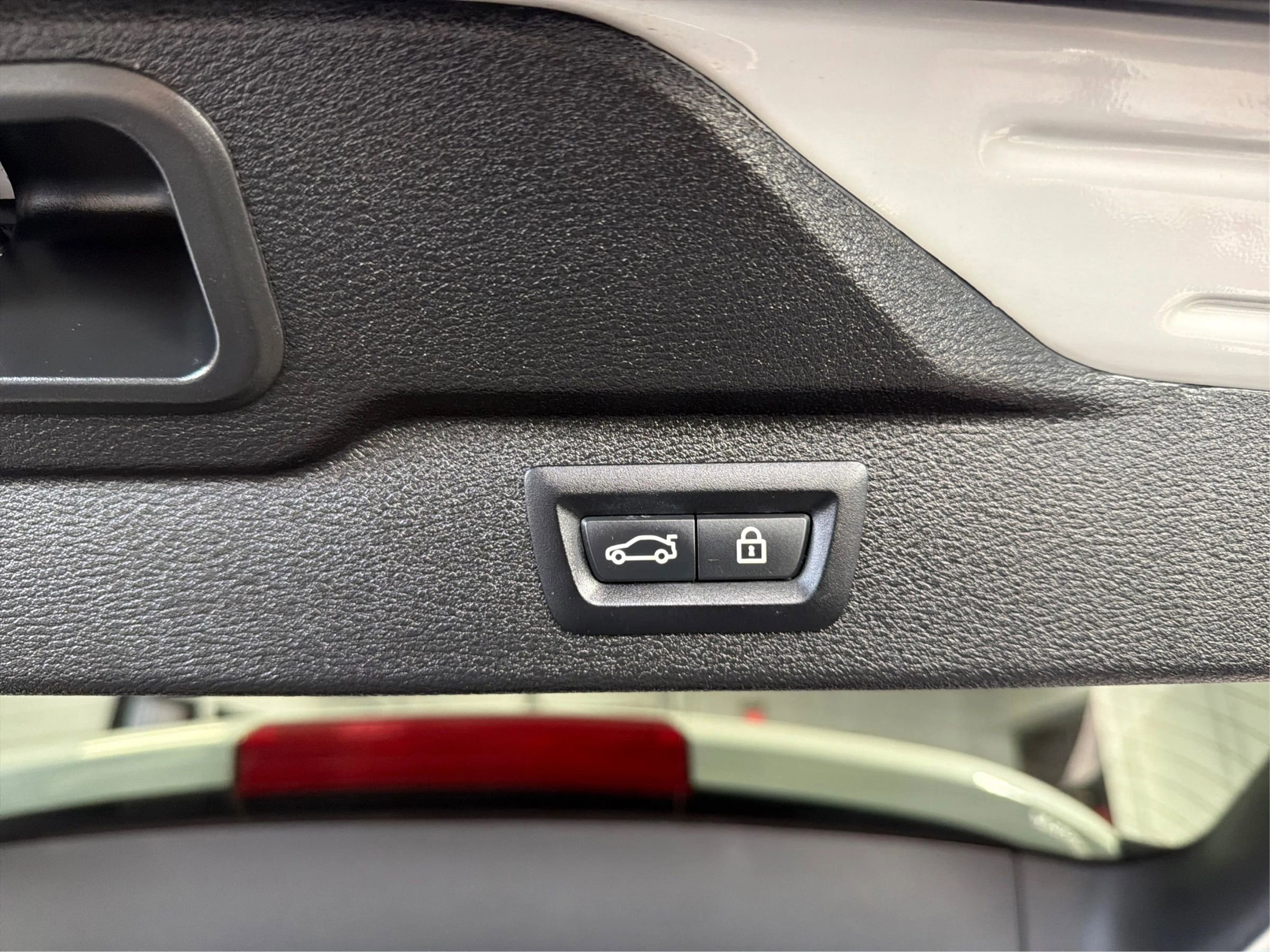 Used 2018 BMW X5 xDrive40e image 14