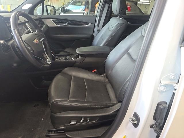 Used 2024 Cadillac XT6 Premium Luxury AWD/4WD image 9