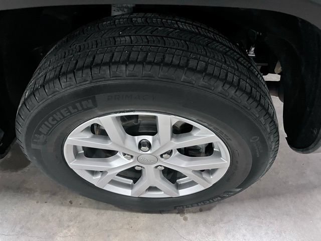 Used 2021 Jeep Grand Cherokee L Limited AWD/4WD image 10