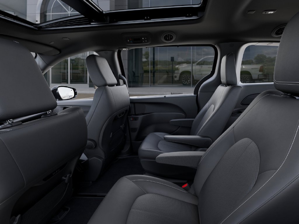 New 2026 Chrysler Pacifica Select w/ S Appearance Package FWD image 23