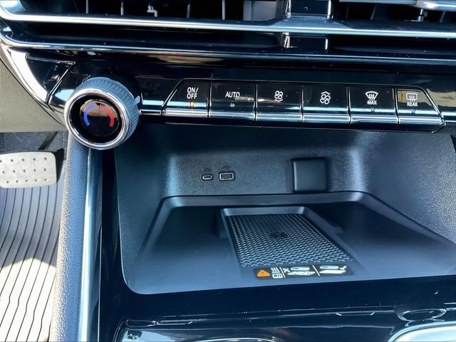 New 2027 Chevrolet Traverse LT w/ Midnight/Sport Edition FWD image 8