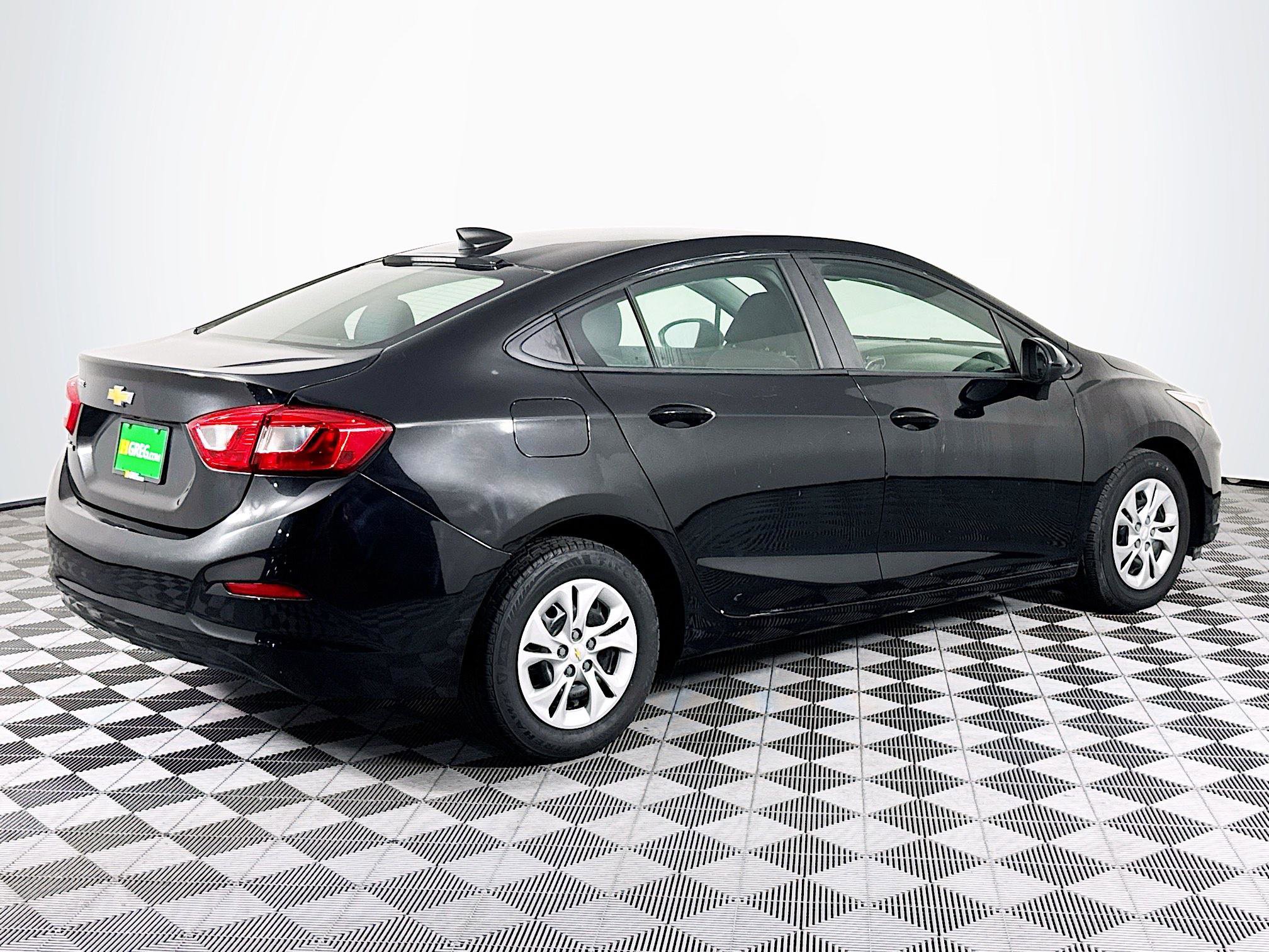 Used 2019 Chevrolet Cruze LS image 10