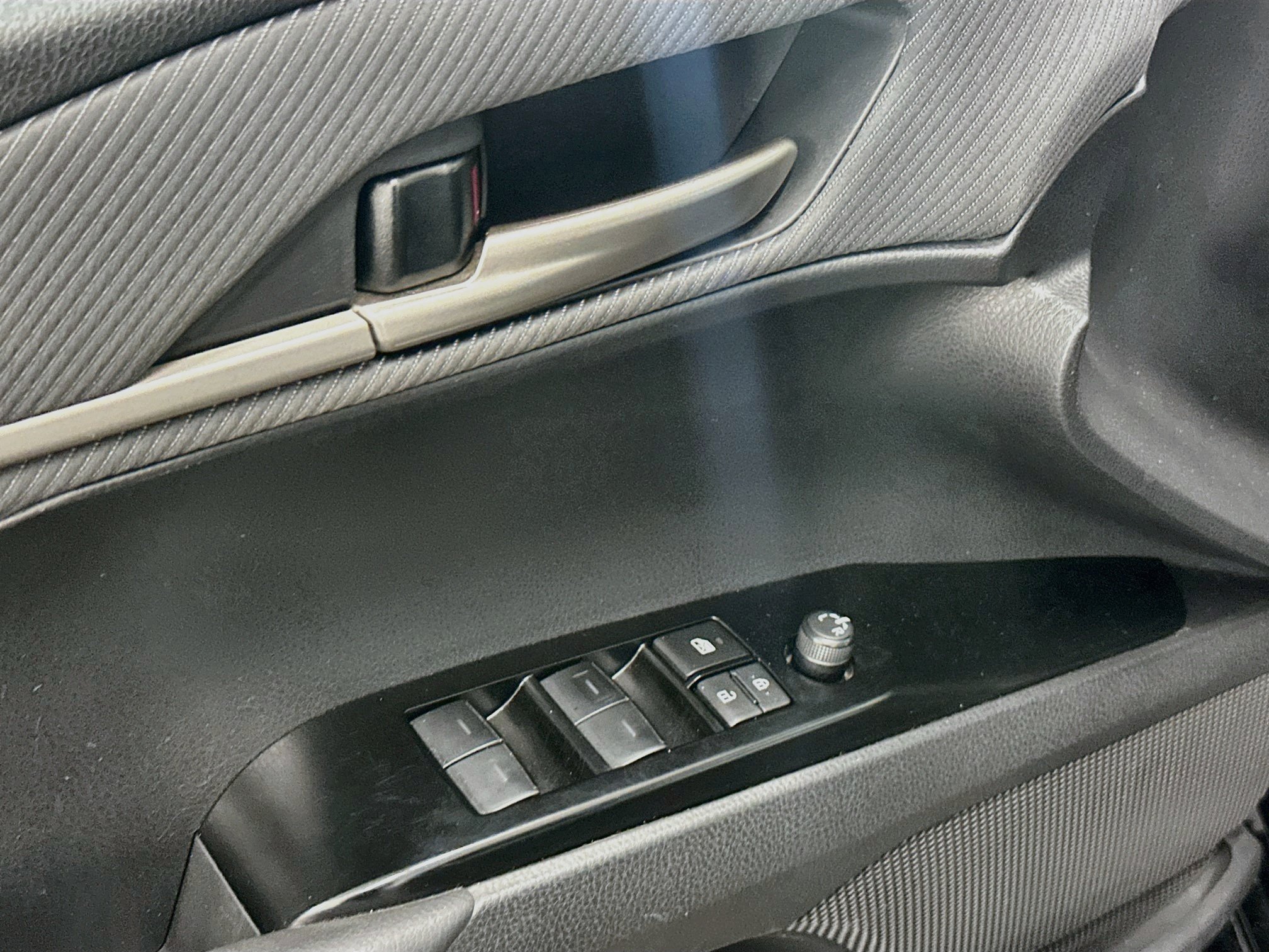 Used 2025 Toyota Camry SE FWD image 15
