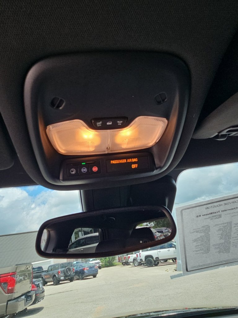 Used 2025 Chevrolet TrailBlazer RS w/ Convenience Package FWD image 21