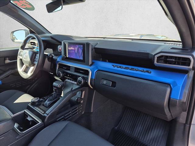 Used 2025 Toyota Tacoma TRD Sport AWD/4WD image 22
