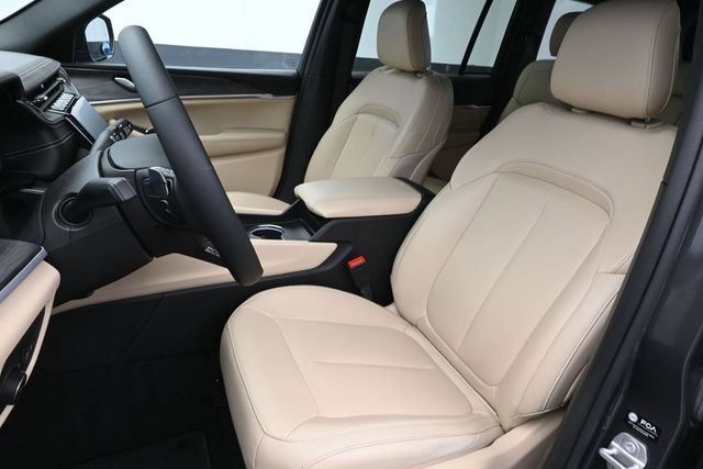 Used 2024 Jeep Grand Cherokee Limited AWD/4WD image 25