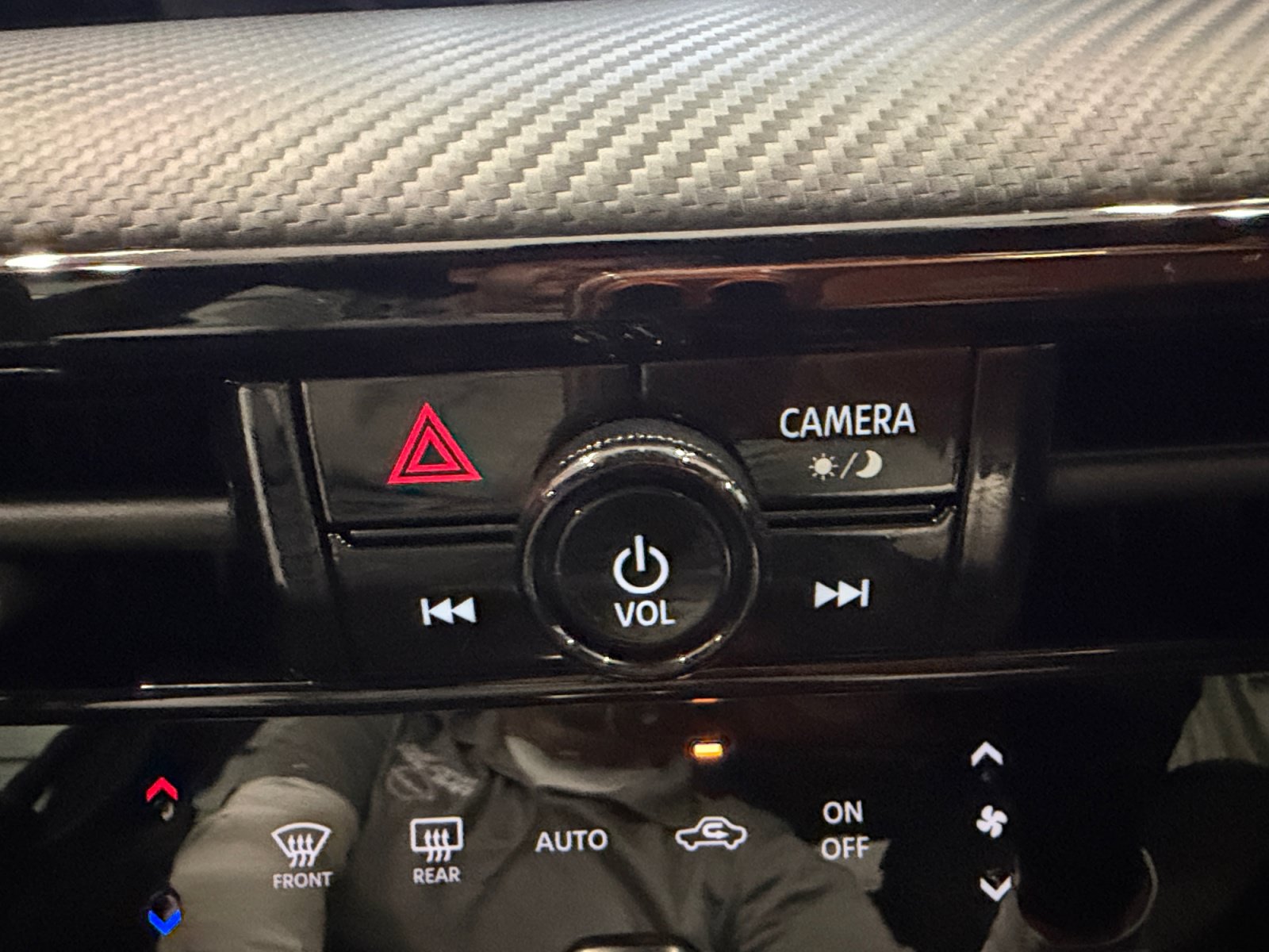 Used 2026 Nissan Kicks SR FWD image 39