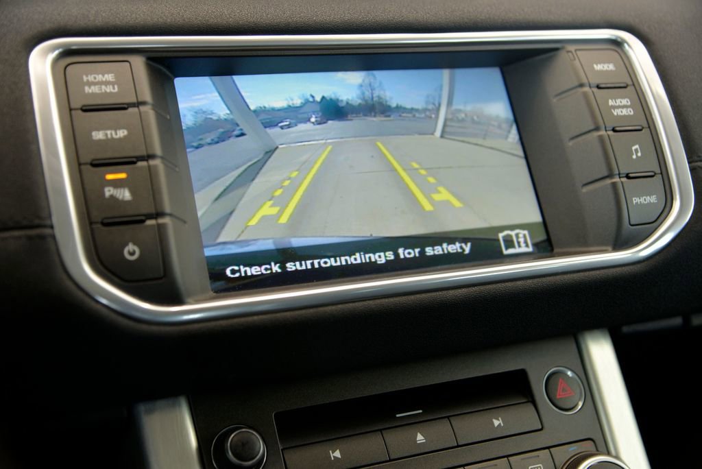 Used 2015 Land Rover Range Rover Evoque Pure image 20