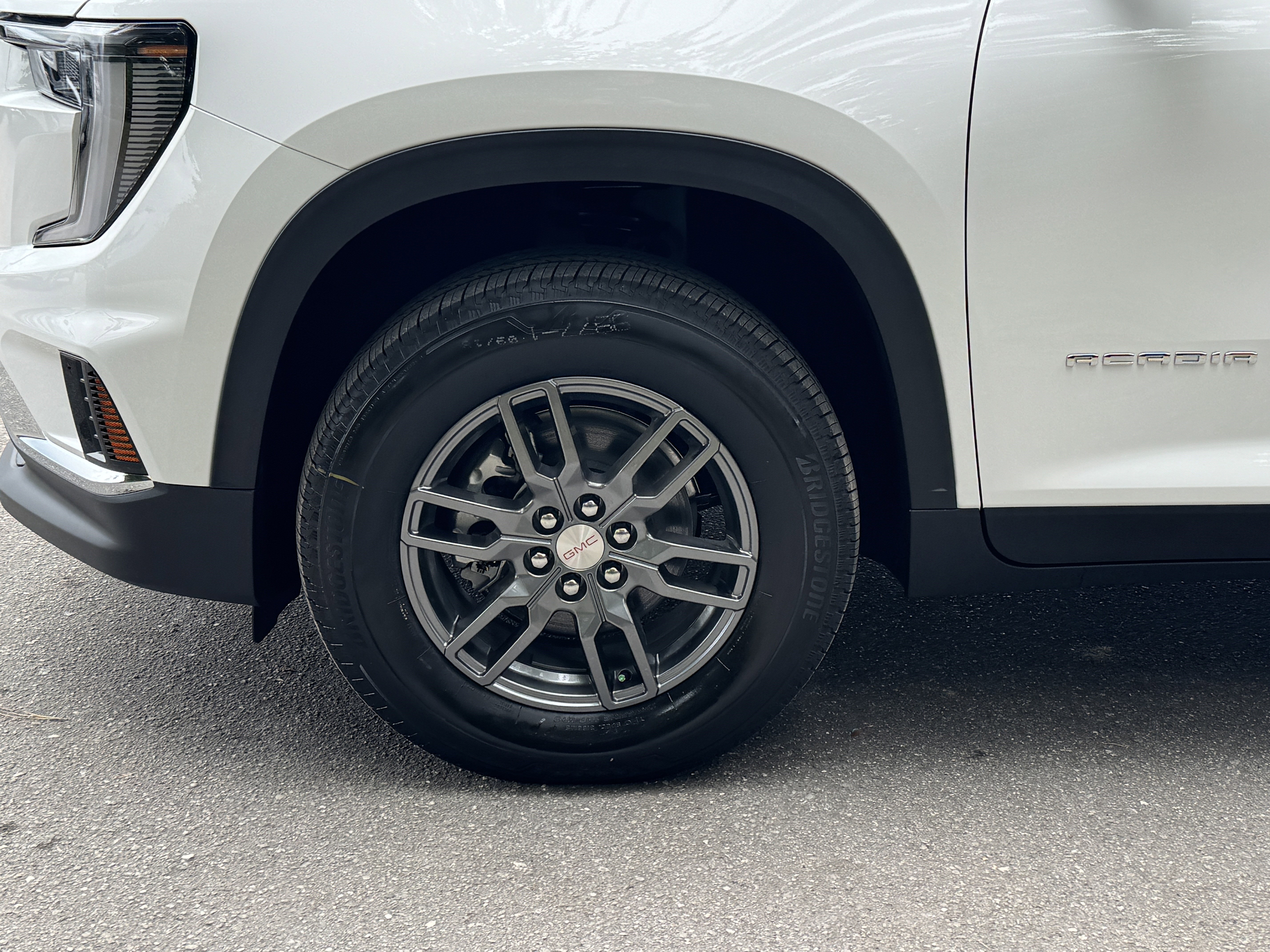 New 2026 GMC Acadia Elevation image 9