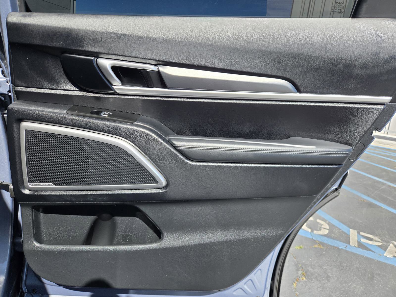 Used 2022 Kia Telluride LX image 30