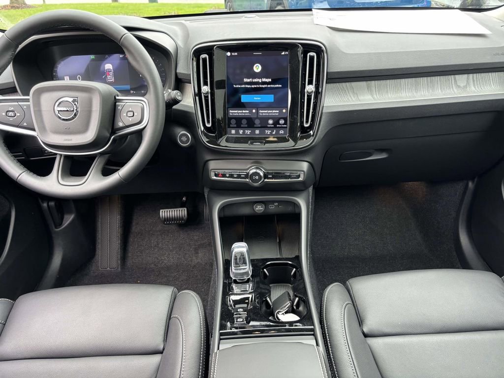 New 2026 Volvo XC40 B5 Plus w/ Protection Package Premier image 29