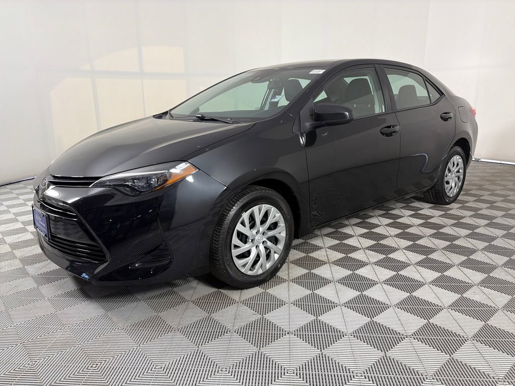 Used 2019 Toyota Corolla LE FWD video 3