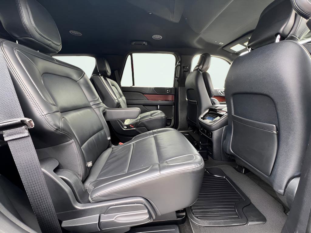 Used 2023 Lincoln Navigator 4WD image 32