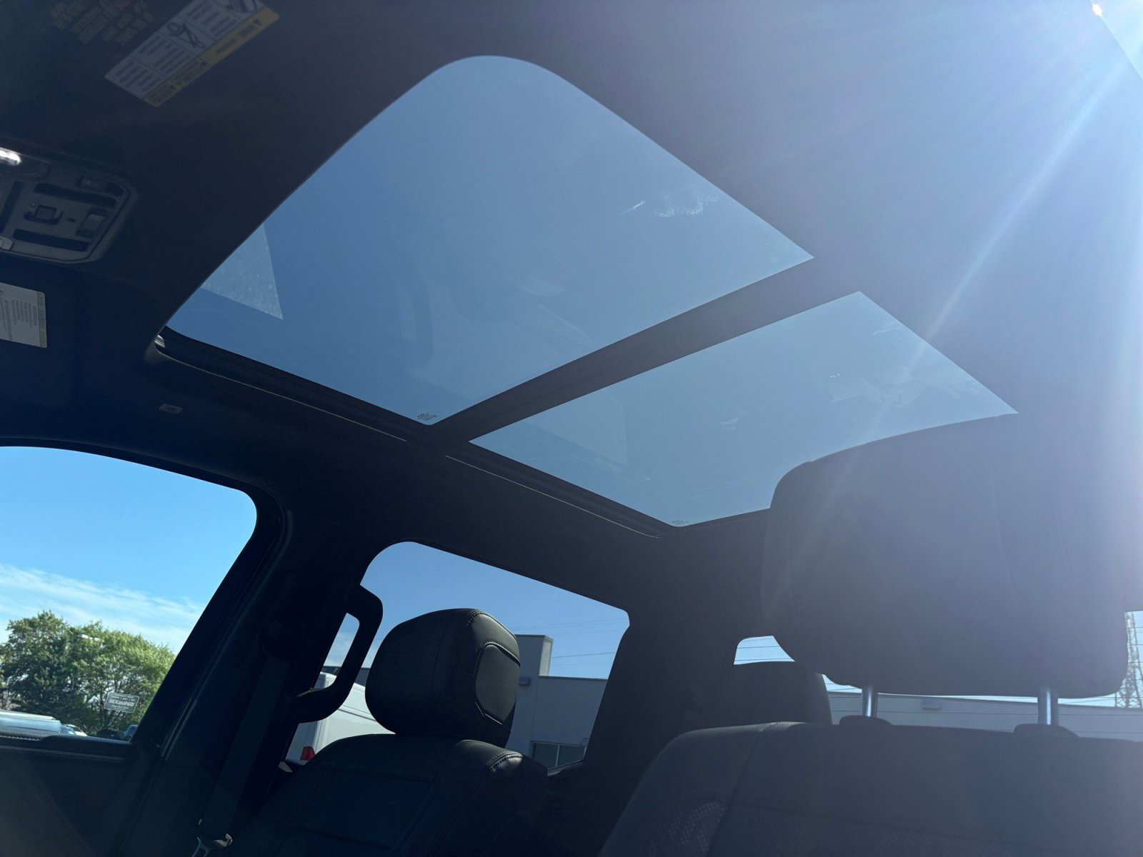 Used 2025 Toyota Tundra Limited AWD/4WD image 4