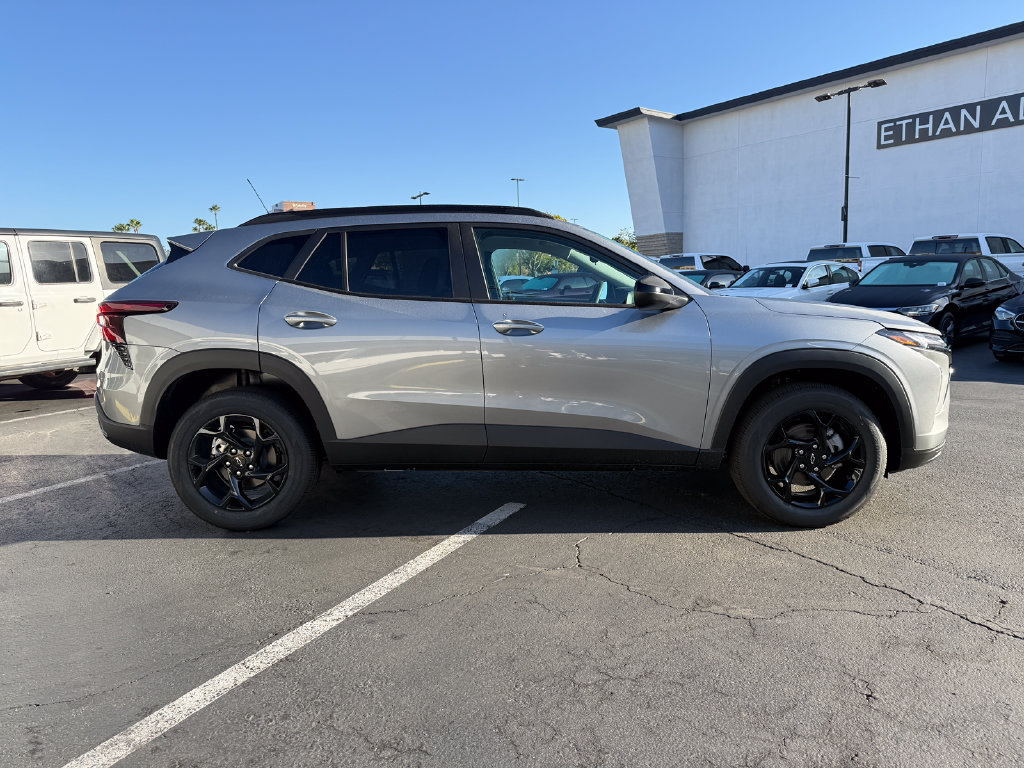New 2026 Chevrolet Trax LT w/ Driver Confidence Package FWD image 5