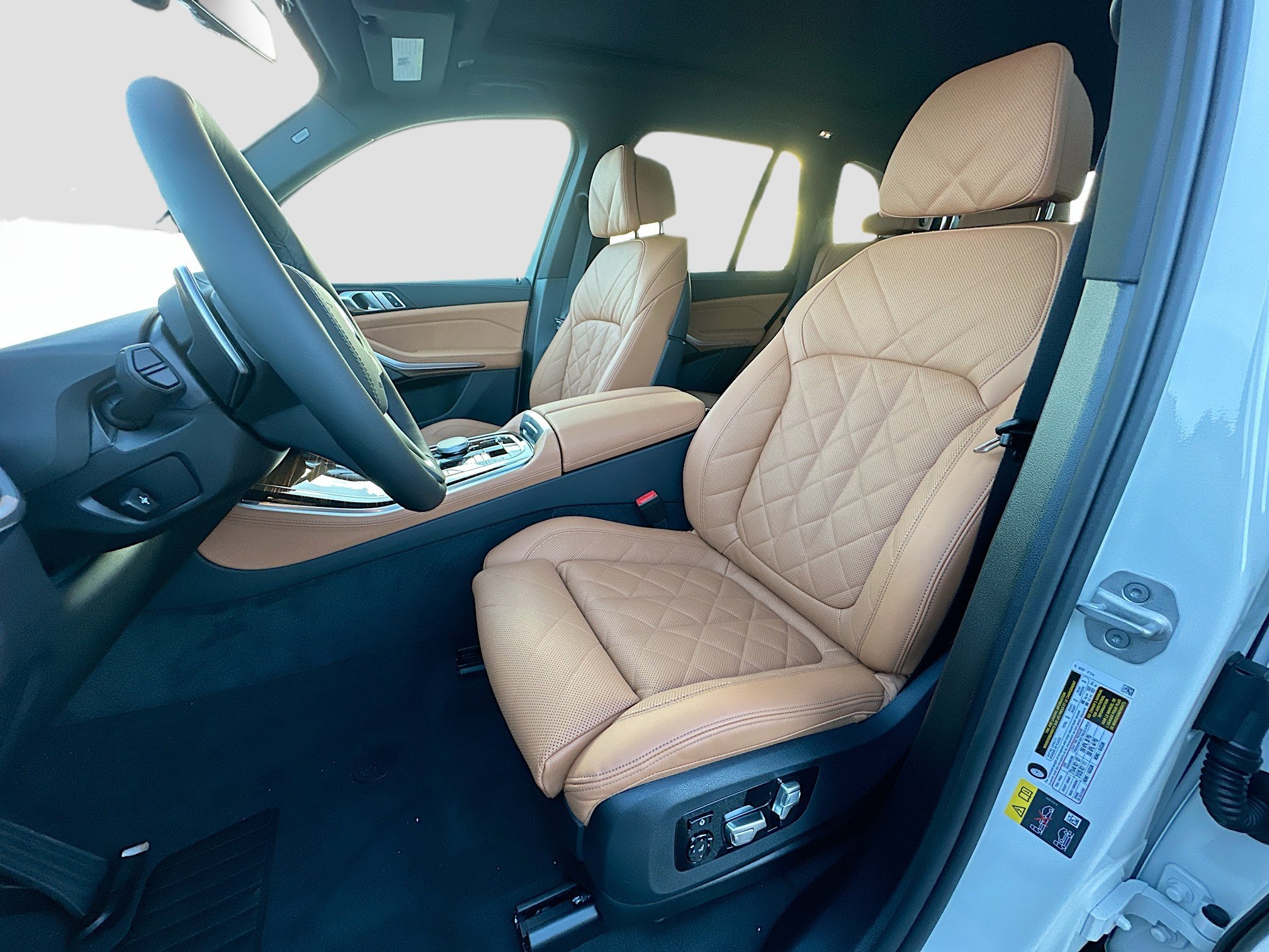 New 2026 BMW X5 xDrive50e w/ Climate Comfort Package image 15