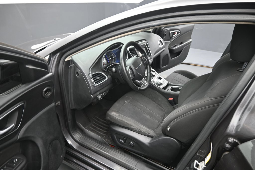 Used 2015 Chrysler 200 Limited w/ Convenience Group FWD image 20