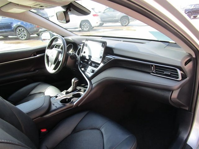 Used 2024 Toyota Camry XLE FWD image 17