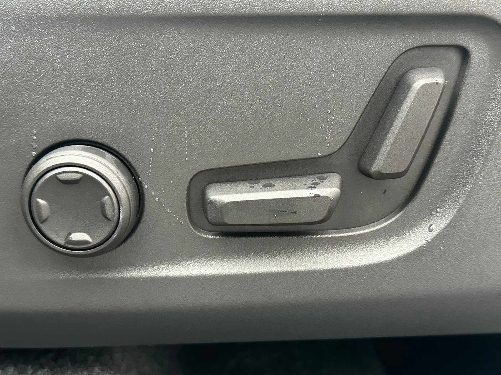 New 2026 Volvo XC40 B5 Plus w/ Protection Package Premier image 22