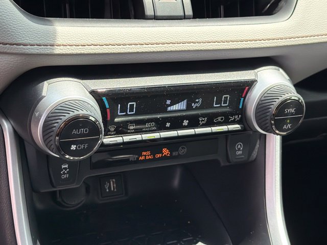Used 2025 Toyota RAV4 XLE FWD image 27