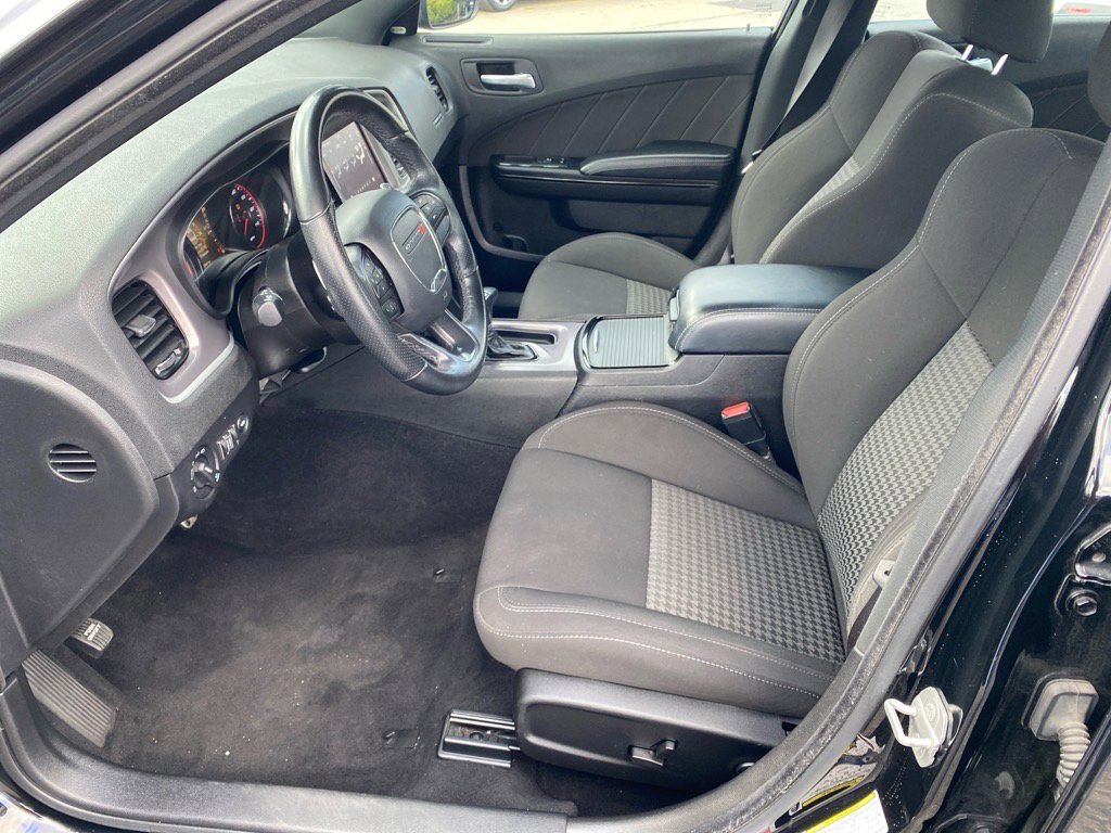 Used 2022 Dodge Charger GT w/ Blacktop Package image 9