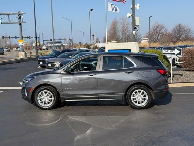 Used 2022 Chevrolet Equinox LT image 2