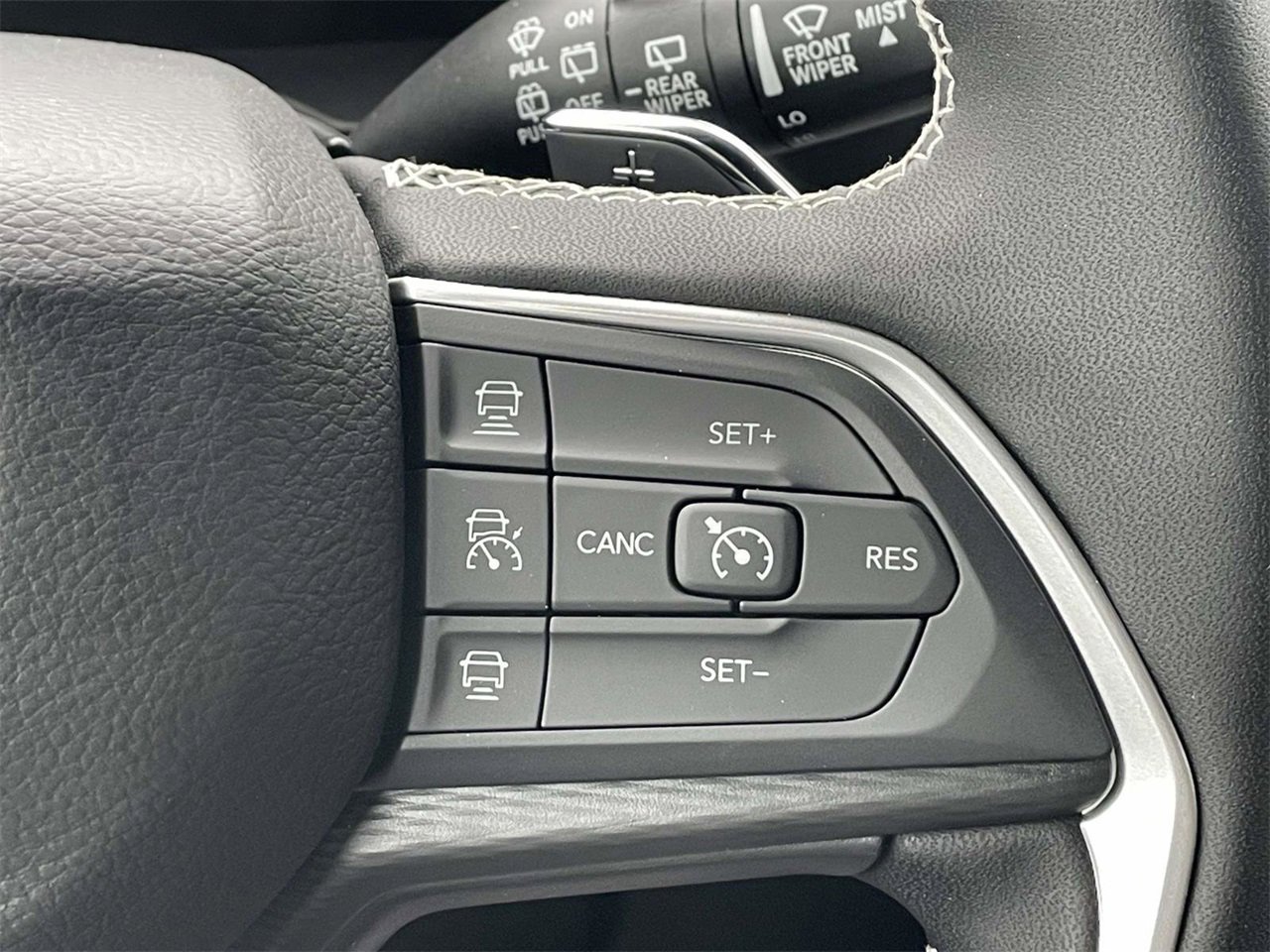 New 2025 Jeep Grand Cherokee Altitude image 36