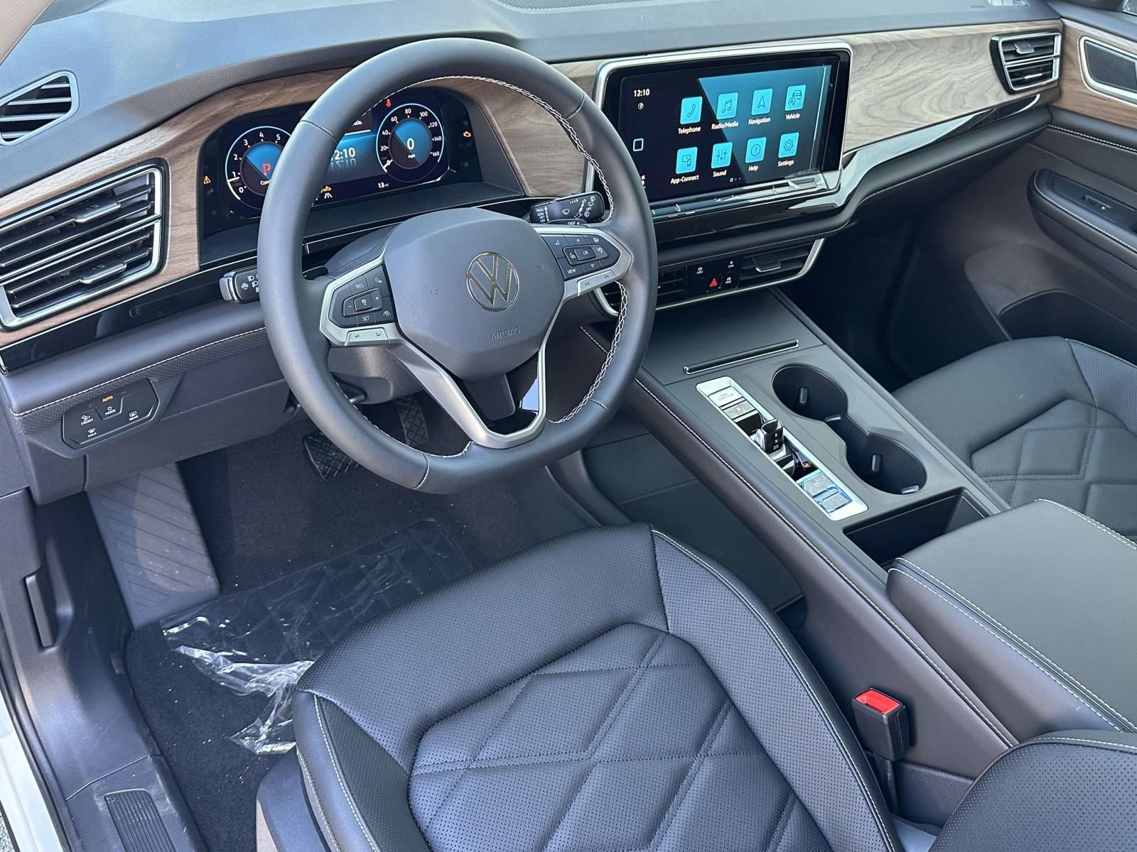 New 2026 Volkswagen Atlas SE image 10