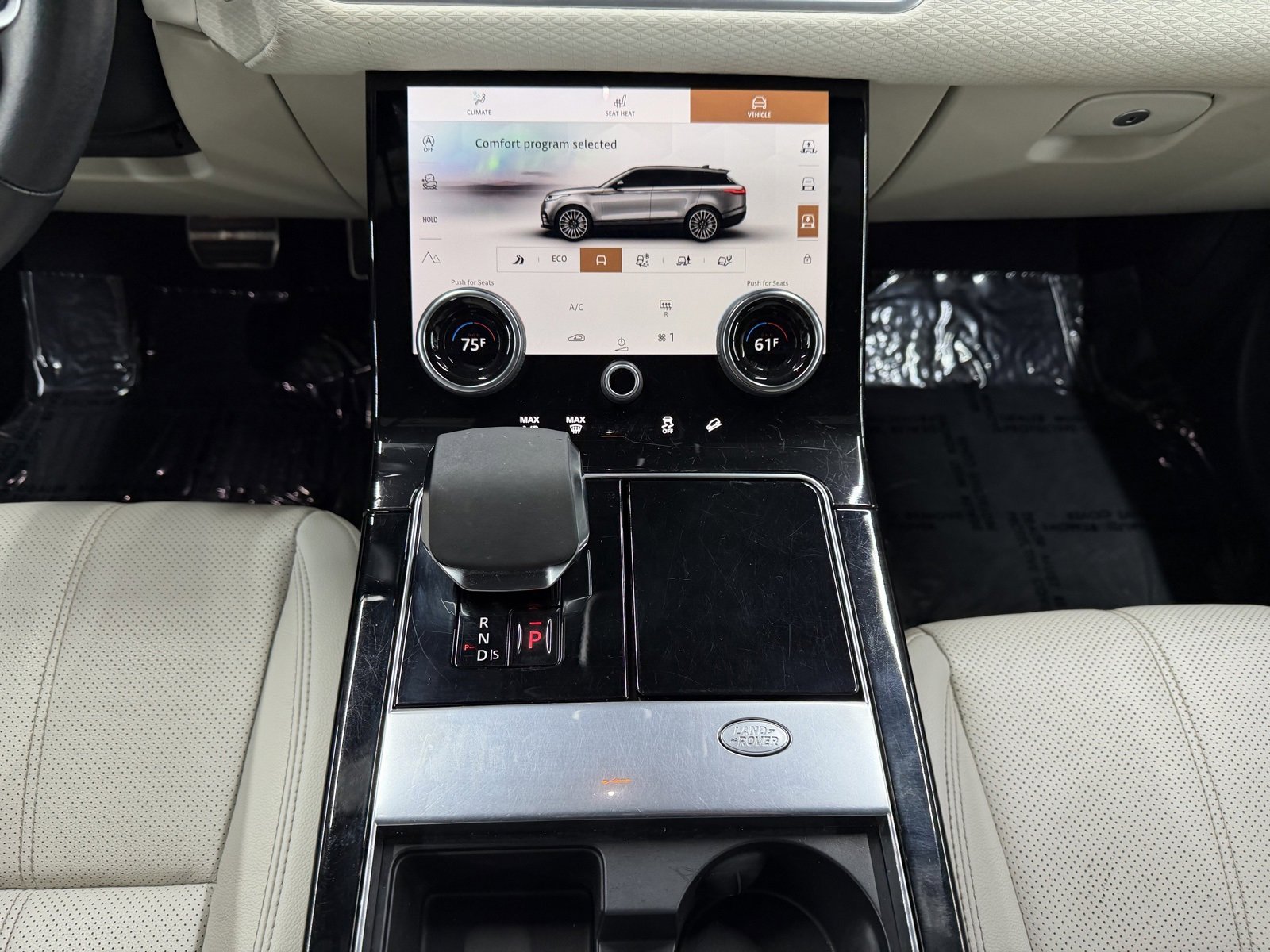 Used 2023 Land Rover Range Rover Velar R-Dynamic S image 14