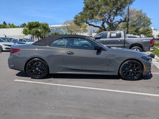 Used 2025 BMW M440i Convertible image 4