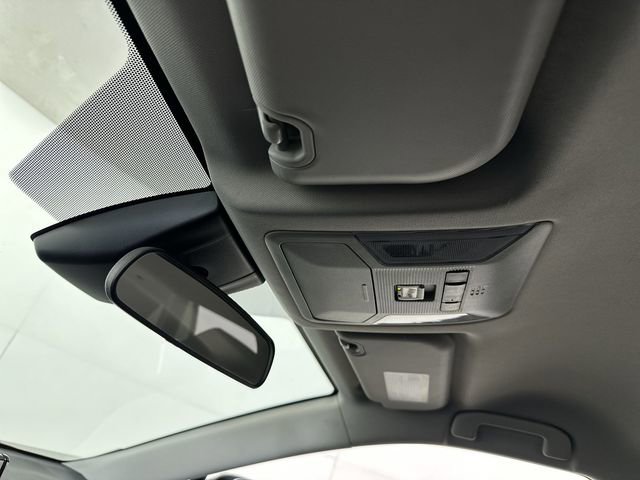 Used 2021 Toyota RAV4 LE AWD/4WD image 19