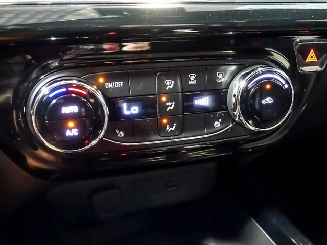 Certified 2025 Chevrolet Trax RS w/ Sunroof Package FWD image 24