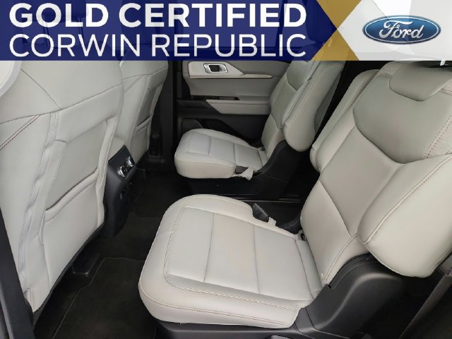 Used 2025 Ford Explorer Active w/ Active Comfort Package AWD/4WD image 26