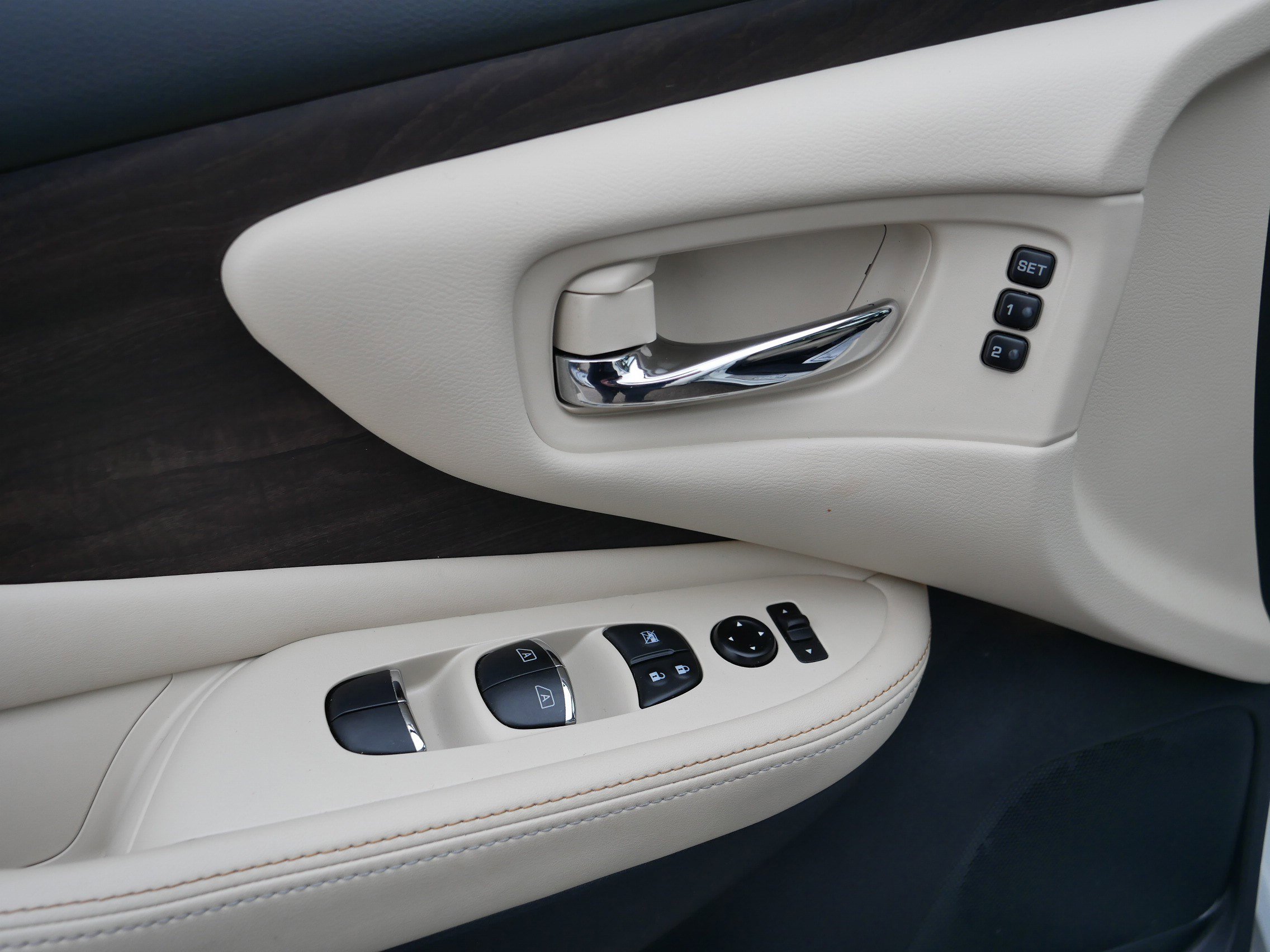 Certified 2024 Nissan Murano Platinum w/ Cargo Package image 19