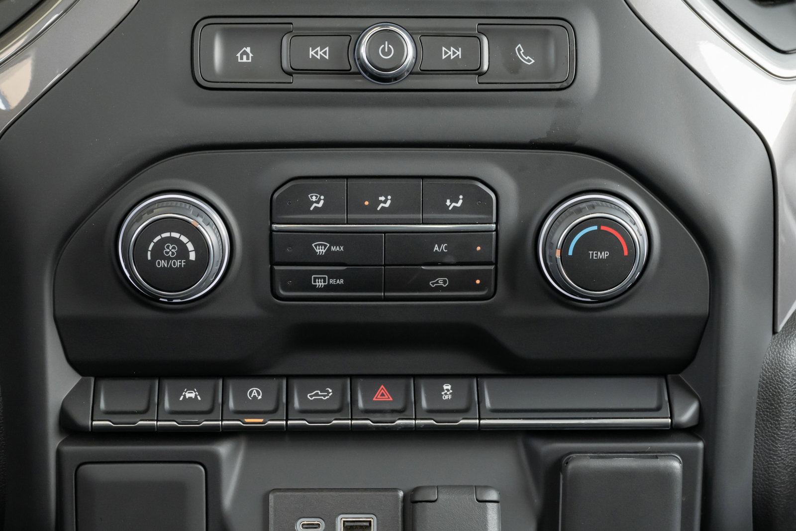 Used 2024 Chevrolet Silverado 1500 Custom w/ Turbomax Blackout Package image 34