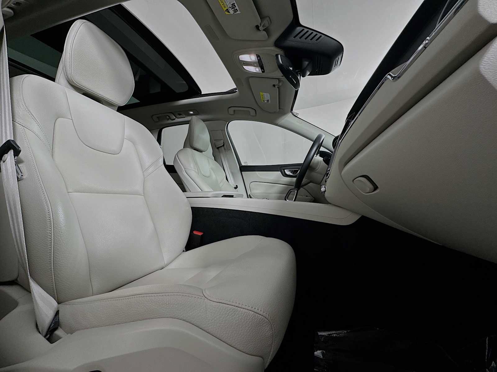 Used 2023 Volvo XC60 B5 Plus w/ Protection Package Premier FWD image 26