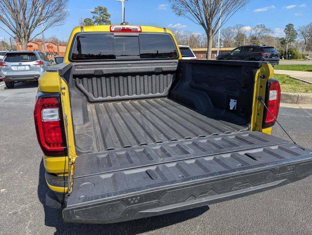 Used 2023 GMC Canyon AT4 image 8