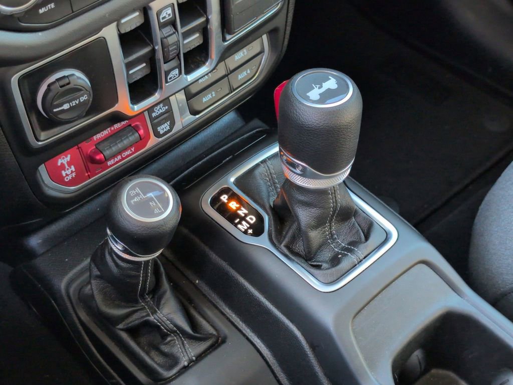 Used 2025 Jeep Wrangler Unlimited Rubicon w/ Convenience Group image 20