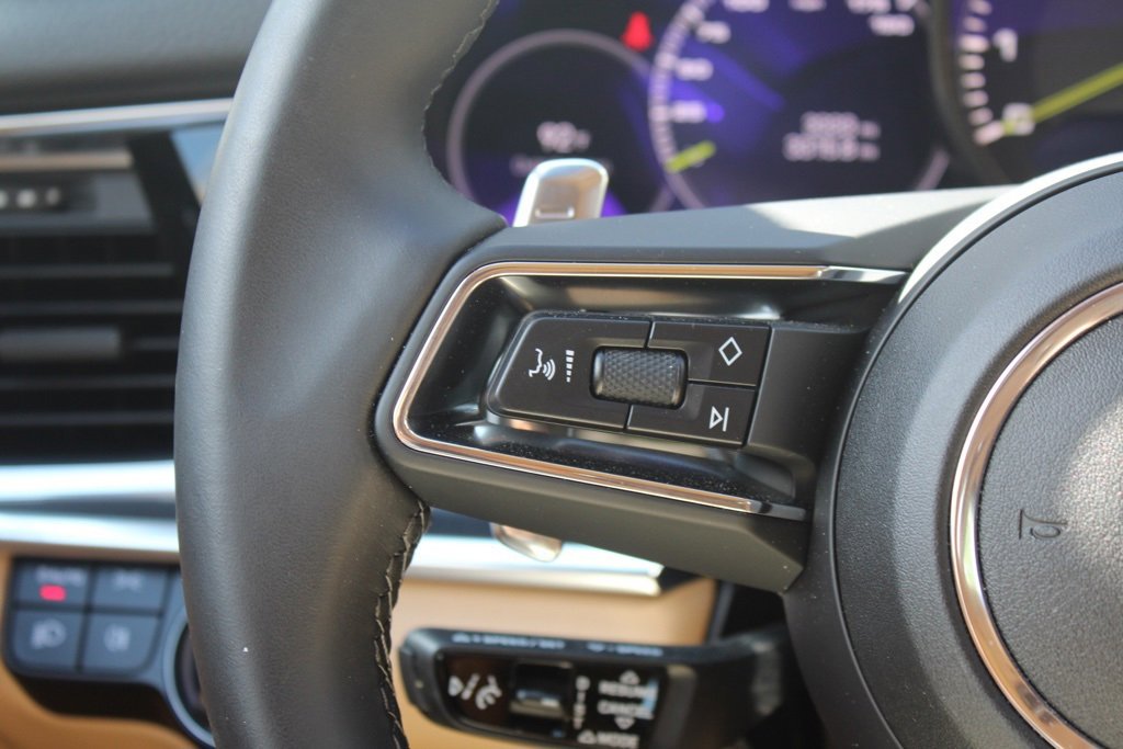 Used 2023 Porsche Panamera 4 image 20