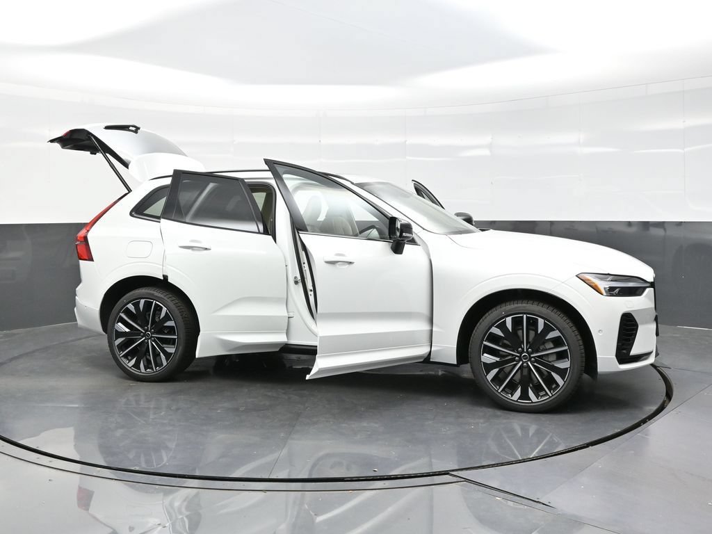New 2026 Volvo XC60 T8 Ultra w/ Climate Package AWD/4WD image 42