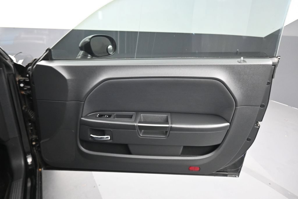 Used 2012 Dodge Challenger SXT RWD image 30
