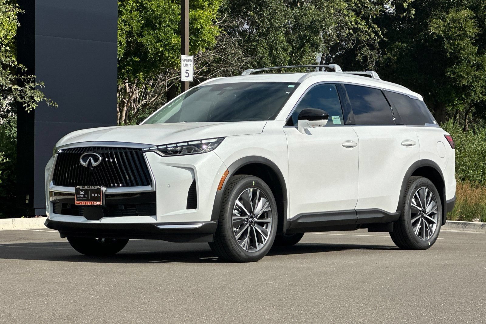 New 2027 INFINITI QX60 Luxe AWD/4WD image 8
