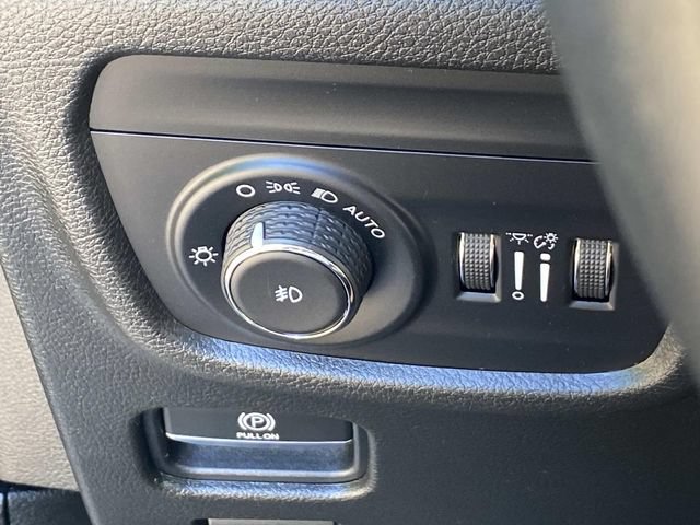 Used 2021 Jeep Grand Cherokee L Limited AWD/4WD image 17