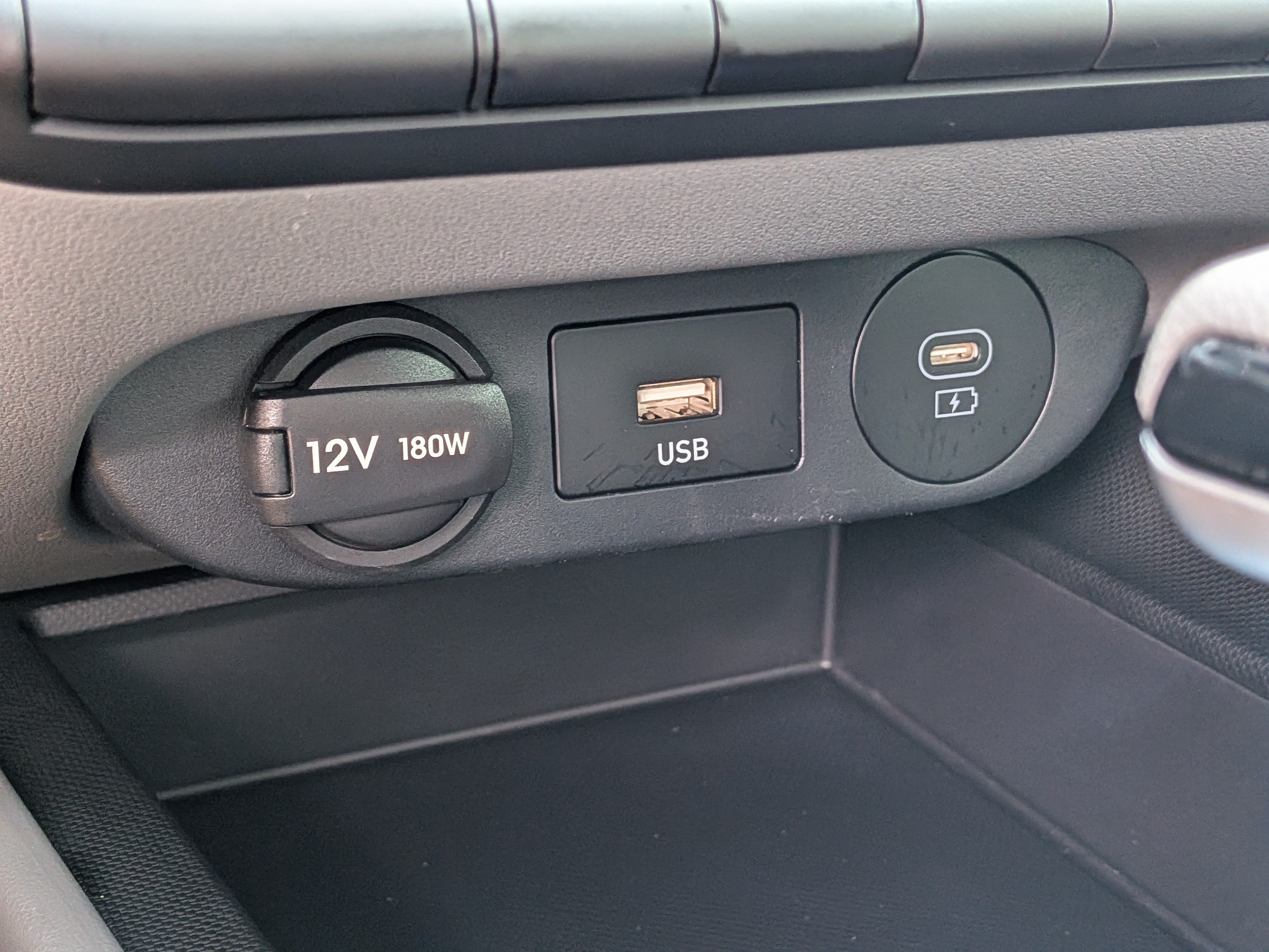 Used 2026 Hyundai Elantra SE FWD image 28
