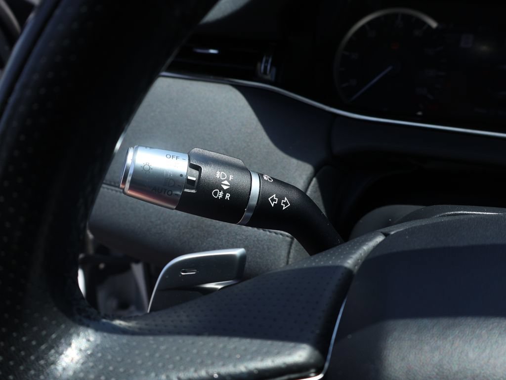Used 2022 Land Rover Range Rover Evoque R-Dynamic S AWD/4WD image 28