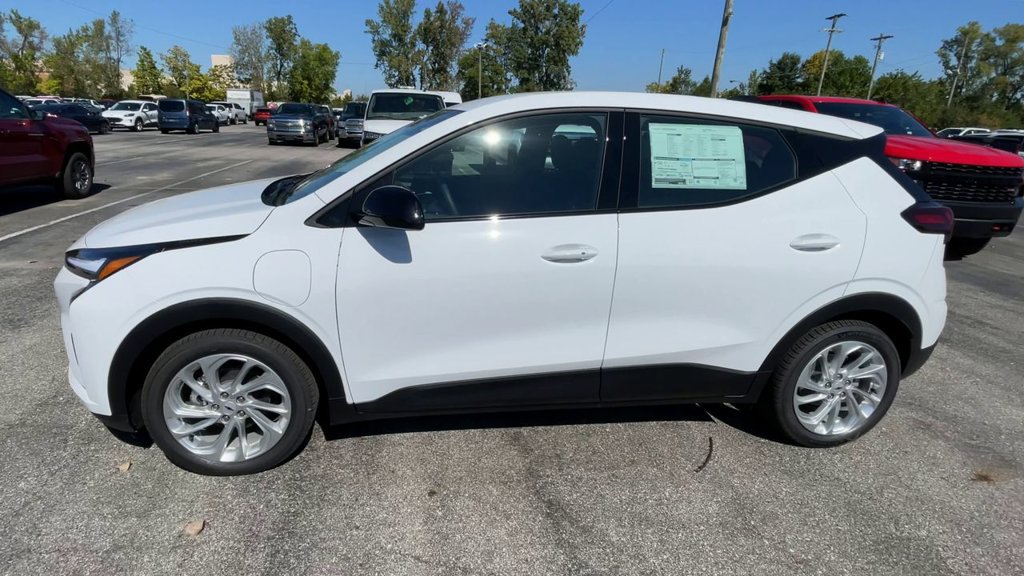 New 2027 Chevrolet Bolt LT FWD image 7