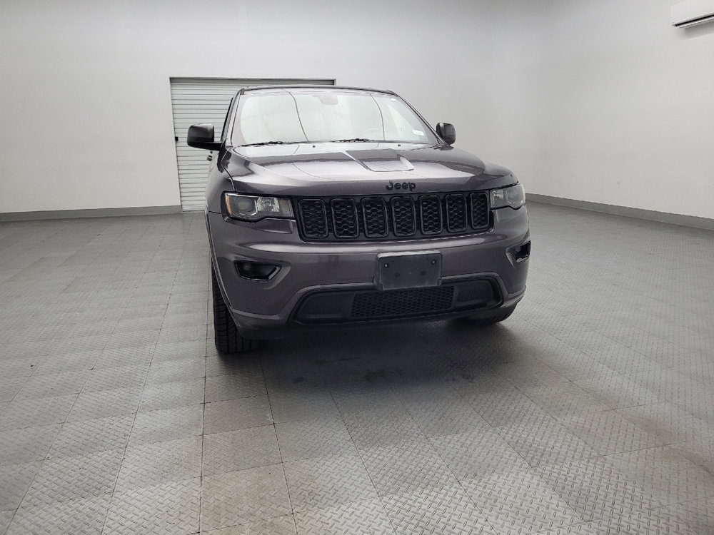 Used 2018 Jeep Grand Cherokee Altitude image 14