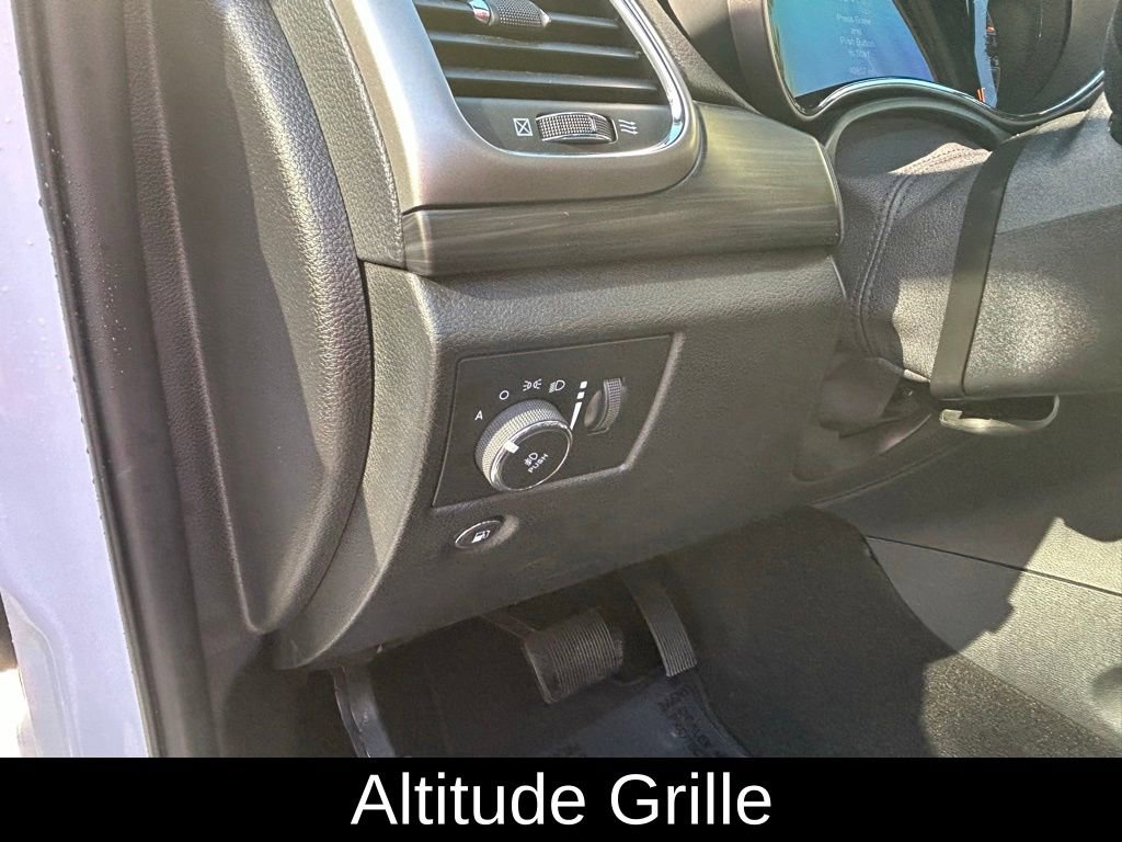 Certified 2021 Jeep Grand Cherokee Laredo X AWD/4WD image 18