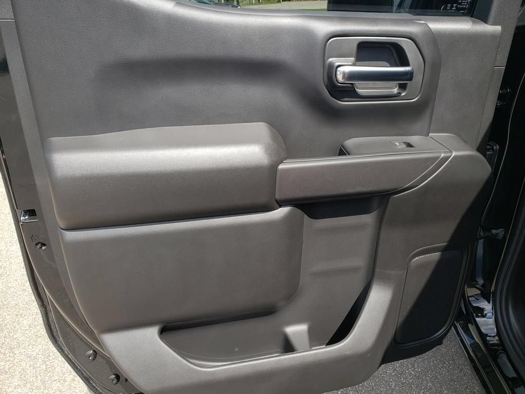 New 2026 Chevrolet Silverado 1500 Custom w/ LPO, Dark Essentials Package AWD/4WD image 15