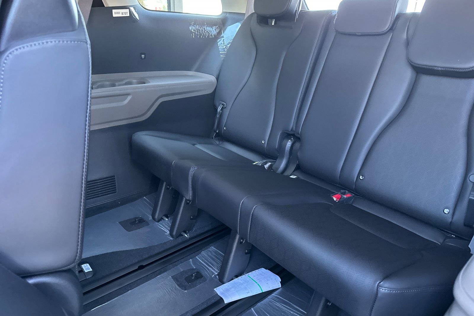 New 2026 Kia Carnival LXS image 15